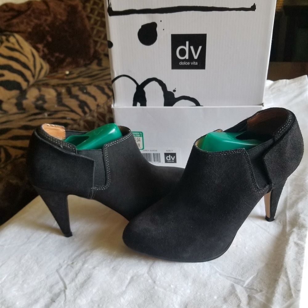 Dolce Vita-Genuine-Black Suede booties- Sz 7